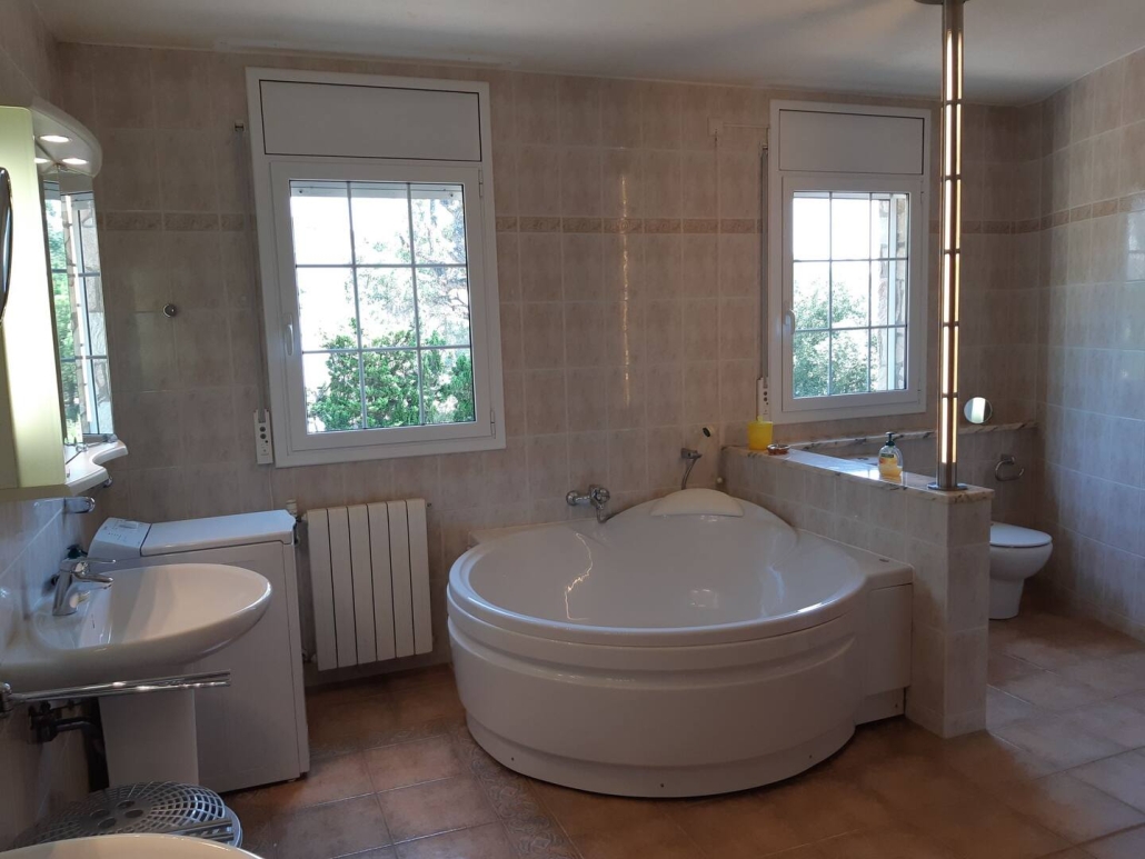 2f1805cc-6046-4911-b94c-ffdd8c6cbfca